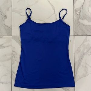 ❄️ New York and Company Tank with Built-In Bra Blue size Small Adjustable straps
